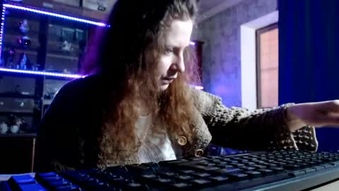 Ella online show from 04-16-26, 06:47