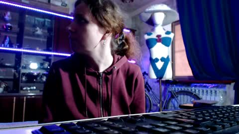 Snapshot of pa1e_pr1ncess chatting on 04-23-26, 06:36 Ella online show from 04-23-26, 06:36