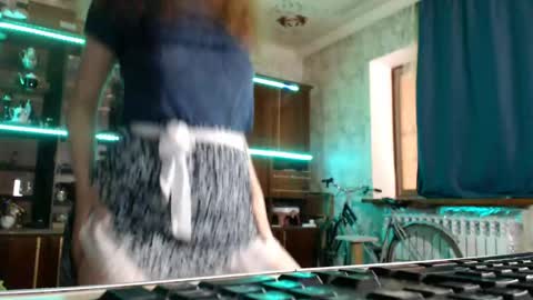 Snapshot of pa1e_pr1ncess chatting on 05-18-26, 07:36 Ella online show from 05-18-26, 07:36