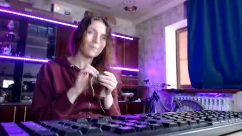 Snapshot of pa1e_pr1ncess chatting on 05-23-26, 05:45 Ella online show from 05-23-26, 05:45