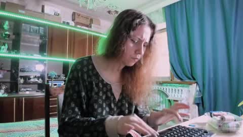 Snapshot of pa1e_pr1ncess chatting on 05-26-26, 06:09 Ella online show from 05-26-26, 06:09