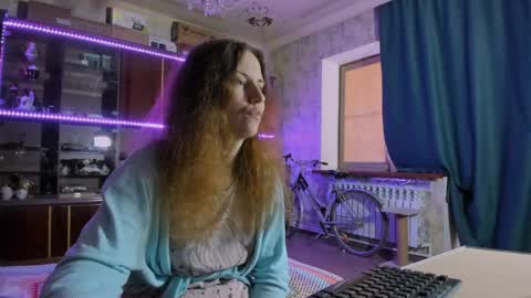 Snapshot of pa1e_pr1ncess chatting on 05-28-26, 07:16 Ella online show from 05-28-26, 07:16