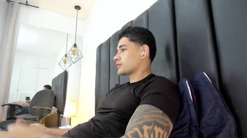 Javi    online show from 02-05-26, 01:05