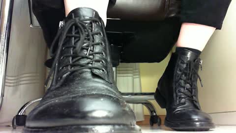 Snapshot of pablomenesssl chatting on 02-18-25, 11:19 Pablo Meness online show from 02-18-25, 11:19