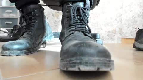 Pablo Meness online show from 12-21-25, 12:34