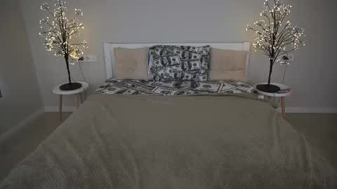 Paige online show from 10-09-25, 06:00