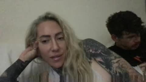 Snapshot of paigesixx_charlievicious chatting on 10-22-25, 09:42 paigesixx_charlievicious online show from 10-22-25, 09:42