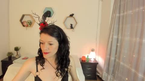 Paloma  online show from 10-30-25, 08:09