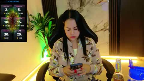 Paola online show from 10-29-25, 01:19