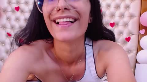 Snapshot of pamelaponce chatting on 02-19-25, 06:10 Pamela Ponce online show from 02-19-25, 06:10