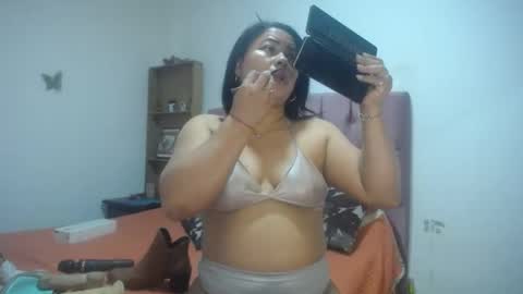 Snapshot of pamelitamartin chatting on 10-20-25, 02:39 pamelitamartin online show from 10-20-25, 02:39
