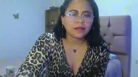 Snapshot of pamelitamartin chatting on 10-22-25, 05:45 pamelitamartin online show from 10-22-25, 05:45