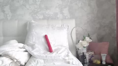 Pamella online show from 10-19-25, 06:47