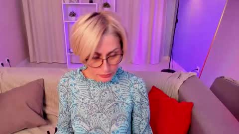 pamellamurphy online show from 10-28-25, 08:40