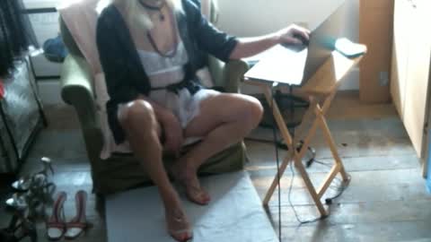 Snapshot of pammy_cd chatting on 11-17-25, 02:56 Sluttie Pammy online show from 11-17-25, 02:56