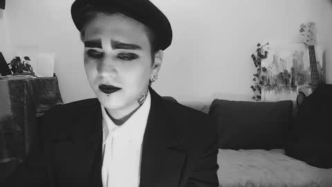 Snapshot of panther_cap chatting on 09-29-25, 02:27 In bio online show from 09-29-25, 02:27