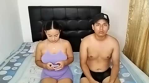 Paola 23 and Andres 25 online show from 03-12-25, 03:02