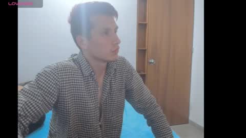 Snapshot of paola_alexander chatting on 01-27-25, 06:52 paola y alexander online show from 01-27-25, 06:52