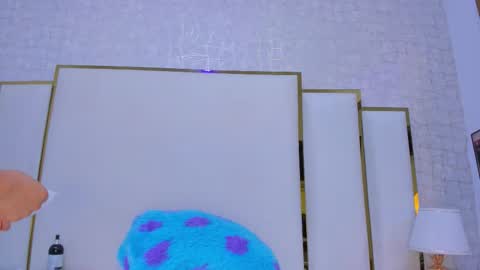 Paola  online show from 11-25-25, 01:55