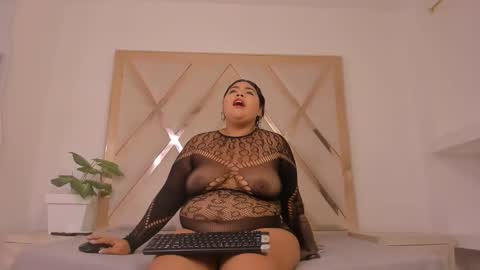Snapshot of paolaasm chatting on 10-24-25, 09:33 Paola online show from 10-24-25, 09:33