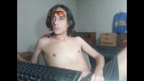 Snapshot of papito20cm chatting on 12-20-24, 04:31 Lau online show from 12-20-24, 04:31