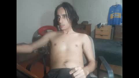 Snapshot of papito20cm chatting on 12-22-24, 01:23 Lau online show from 12-22-24, 01:23