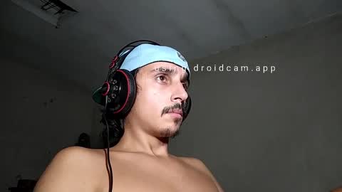 Snapshot of papito20cm chatting on 12-21-25, 04:52 Lau online show from 12-21-25, 04:52