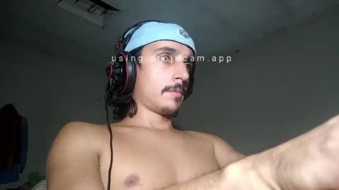 Snapshot of papito20cm chatting on 12-23-25, 01:47 Lau online show from 12-23-25, 01:47