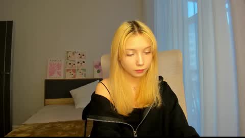 Melena online show from 12-17-25, 08:31