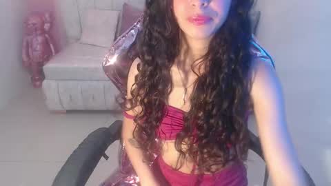 Snapshot of paris_1sub chatting on 02-14-25, 08:15 Paris 1sub online show from 02-14-25, 08:15