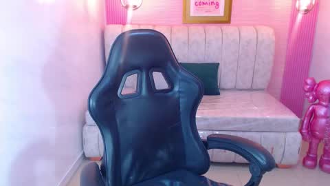 Snapshot of paris_1sub chatting on 09-13-25, 01:00 Paris 1sub online show from 09-13-25, 01:00