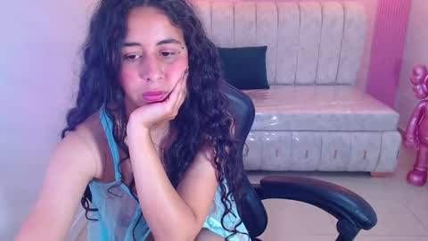 Snapshot of paris_1sub chatting on 10-17-25, 02:19 Paris 1sub online show from 10-17-25, 02:19