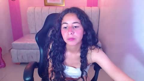 Snapshot of paris_1sub chatting on 10-20-25, 01:00 Paris 1sub online show from 10-20-25, 01:00