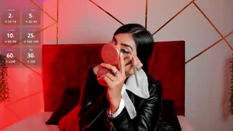 paris_evans_01 online show from 11-24-25, 12:49