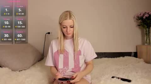 Snapshot of paris_hilt_on chatting on 12-28-24, 12:35 Sasha online show from 12-28-24, 12:35