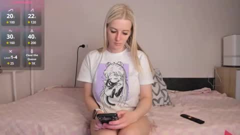 Snapshot of paris_hilt_on chatting on 02-16-25, 12:21 Sasha online show from 02-16-25, 12:21