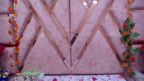 paris petit online show from 09-10-25, 08:31