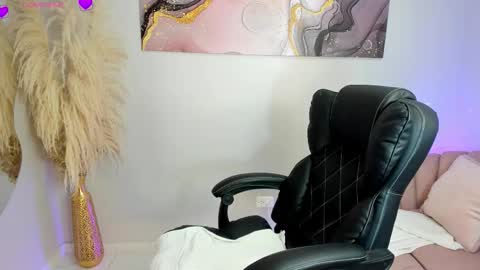 Paris  online show from 01-10-26, 01:18