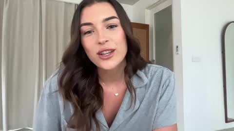 Snapshot of parisbabyxox chatting on 10-21-25, 01:39 ParisBabyxox online show from 10-21-25, 01:39