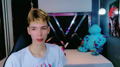 park_jimin1 online show from 12-15-25, 12:20