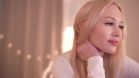 Snapshot of party_4_u chatting on 11-24-25, 12:49 Sofi online show from 11-24-25, 12:49