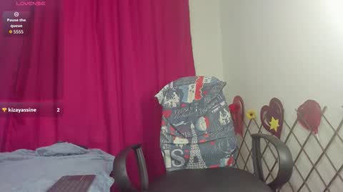 Parys Moore online show from 12-04-25, 01:15