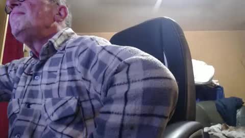 pascal88881 online show from 11-16-25, 04:12