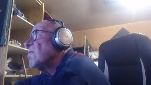 pascal88881 online show from 12-18-25, 09:21