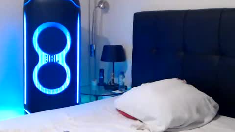 Sexy Prinsesje Celina and my Boyfriend Fred  Follow Passiekoppel on TwitterREAD BIO online show from 02-07-25, 05:18