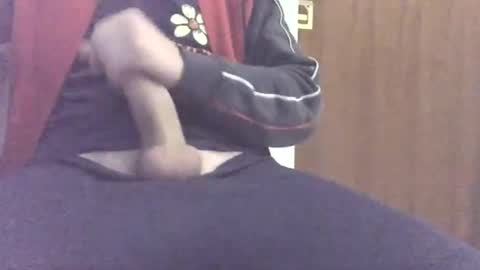 Snapshot of patatini784 chatting on 12-15-24, 10:47 patatini784 online show from 12-15-24, 10:47