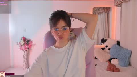 Sofa online show from 02-05-25, 07:29