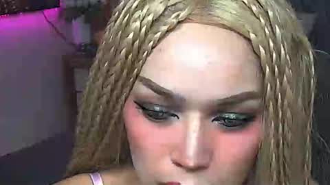 Paula online show from 02-19-25, 10:12