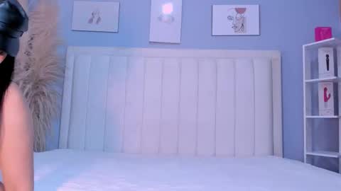 Pau online show from 10-22-25, 07:24