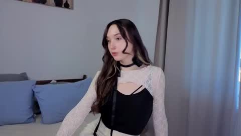 Snapshot of paulaharris chatting on 10-17-25, 12:08 Alice online show from 10-17-25, 12:08